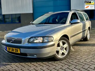 Volvo V70 2.4 Comfort Line * 7 PERSOONS * NAP * TREKHAAK *