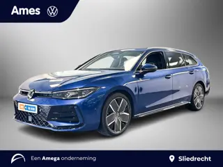 Volkswagen Passat Variant 1.5 eTSI 150pk DSG R-Line Edition | Panoramadak | Area View | Elektrische 