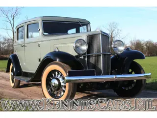 Nash 1933 Club Sedan Big Six 1127 Sedan
