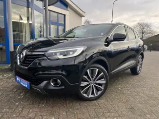 Renault Kadjar 1.2 TCe Bose | Key-less go and entry, Navigatie, Parkeersensoren V+A en camera, 19"LM