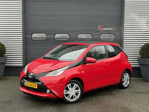 Toyota Aygo 1.0 VVT-i x-wave | Navigatie | Camera | Airco | Lichtmetalen Velgen |