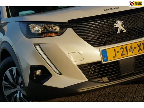 Peugeot 2008 1.2 PureTech Blue Lease Active | Blanc Banquise | Navi/Carplay/Clima/Camera/Cruise