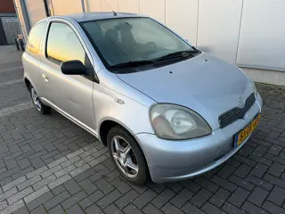 Toyota Yaris 1.3-16V VVT-i Luna