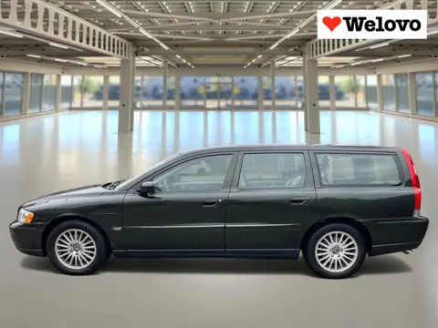 Volvo V70 2.4 Momentum Derde bankje trekhaak Rijklaar ! Apk tot 2-27