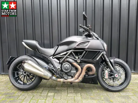 Ducati Diavel Dark
