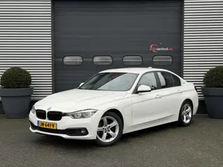 BMW 3-serie 330e Centennial Executive | Navigatie | Camera | Lederen Bekleding | Cruise Control |