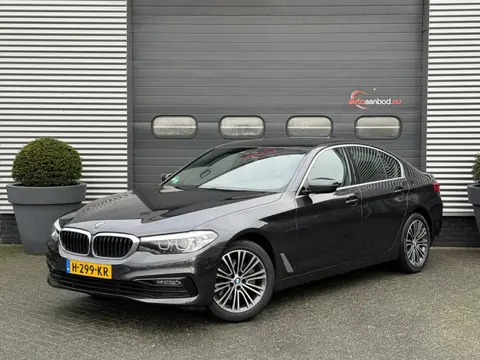BMW 5-serie 520i Executive Edition | Navigatie | Lederen Bekleding | 18 Inch Lichtmetalen Velgen | C