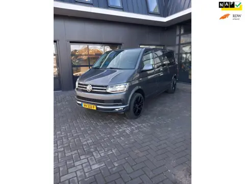 Volkswagen Transporter 2.0 TDI L2H1 DC Highline DSG