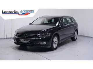 Volkswagen Passat Variant 1.5 TSI Business Wegklapbare trekhaak Navi Camera Apple Carplay Voorruitve