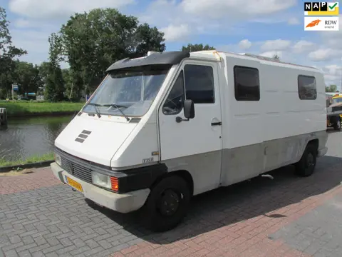 Renault Master T35D hippie camper