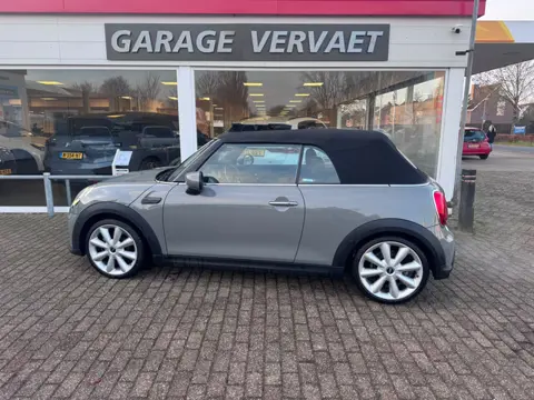MINI Cabrio 1.5 Cooper Classic (bj 2021, automaat)