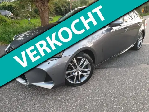Lexus IS 300h Hybrid 2.5/Navi/Clima/ Lichte schade zie foto