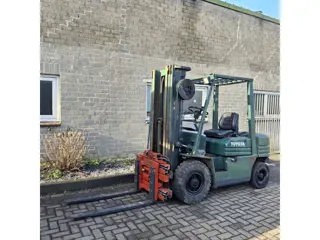 TOYOTA 5FD25 Diesel Heftruck Triplo 4,7 M 4 Ventielen