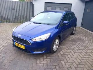 Ford Focus Wagon 1.0 Lease Edition,Cruise control,Isofix,Climate control,Lichtmetalen velgen,Distr v