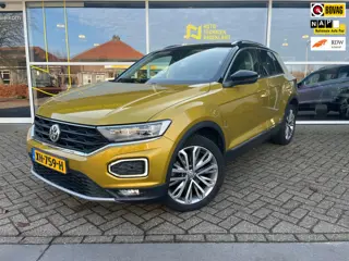 Volkswagen T-Roc 1.5 TSI Sport | ACC | LED | CarPlay | Trekhaak | 18 Inch |