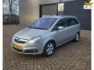 Opel Zafira 2.2 Cosmo, Automaat, Xenon, Carplay, Trekhaak!