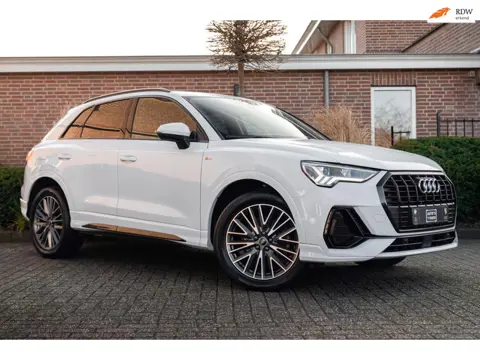 Audi Q3 45 TFSI e S Edition 245 PK 3x S-Line ACC Ambiance Black Optic Keyless Camera 19''