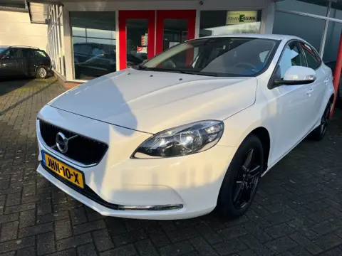 VOLVO V40  2.0 T2 Momentum 1e eigenaar Navi/PDC/Bluethooth