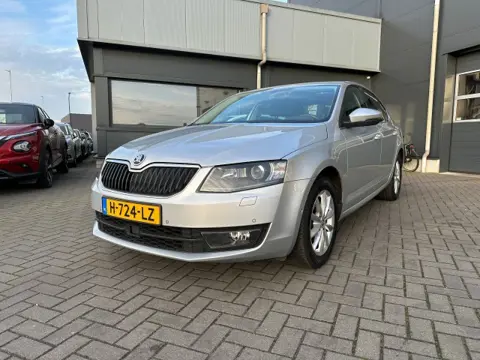SKODA OCTAVIA 1.2 TSi GreenTech Elegance Navigatie stoelverwarming 