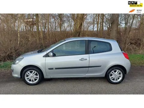 Renault Clio 1.2-16V Exception