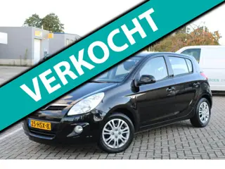 Hyundai I20 1.4i DynamicVersion l 5 D l Airco l APK 10-2021