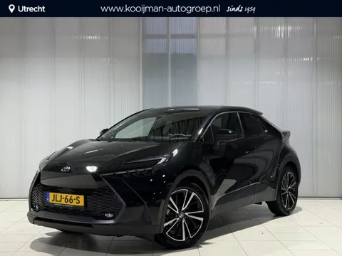 Toyota C-HR 1.8 Hybrid 140 Executive Parkersensoren V+A| Elektr. sportstoel incl. geheugen | BSM | J