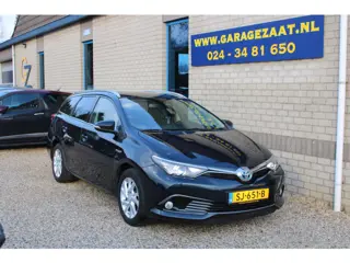 Toyota Auris Touring Sports 1.8 Hybrid Dynamic clima navi camera dealer onderhouden
