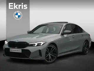 BMW 3 Serie Sedan 318i M sport / Trekhaak / Schuif- Kanteldak / Hifi