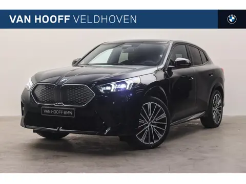 BMW iX2 eDrive20 M Sport / Panoramadak / Sportstoelen / M Adaptief onderstel / Comfort Access / Stuu