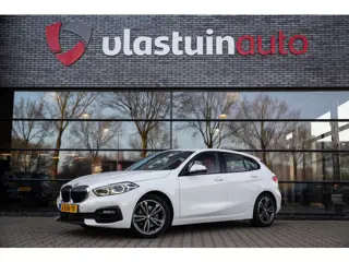 BMW 1-serie 118i Executive Edition ,  Achteruitrijcamera, Leer