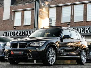 BMW X1 sDrive20i High Exe M-Sport ORG NL PANO 19 INCH LEDER STOELVERW XENON