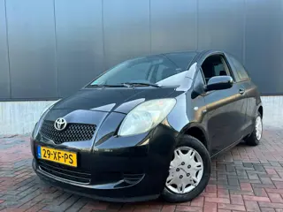 Toyota Yaris 1.4 D-4D Sol * Navi * Cruise * Trekhaak * Nieuw APK *