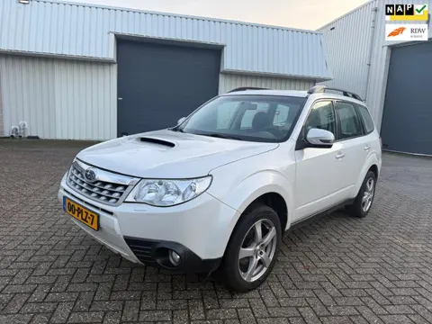 Subaru Forester 2.0 D XS Premium / 4x4 / Panorama