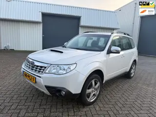Subaru Forester 2.0 D XS Premium / 4x4 / Panorama