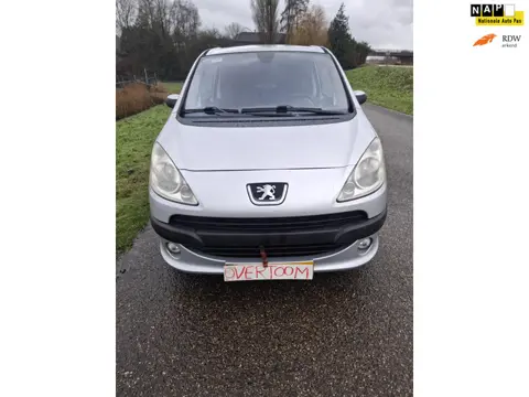 Peugeot 1007 1.4 Sesam Gentry