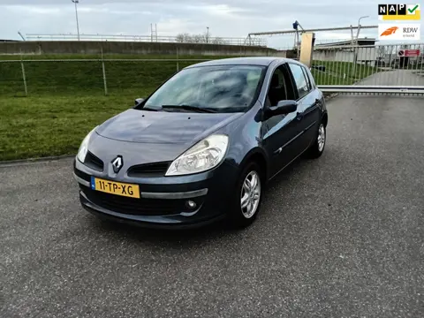 Renault Clio 1.4-16V Exception