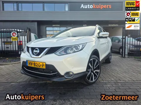 Nissan Qashqai 1.2 Tekna + | Met o.a. stoelverwarming, 360° camera, navigatie, elektrische stoelbedi