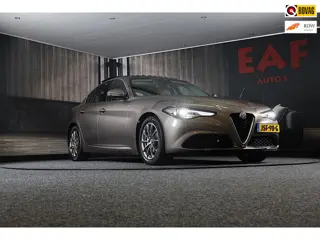 Alfa Romeo GIULIA 2.0T Sport / AUT / Open Panoramadak / Navi / Camera / Ecc / Cruise Control / Lane 