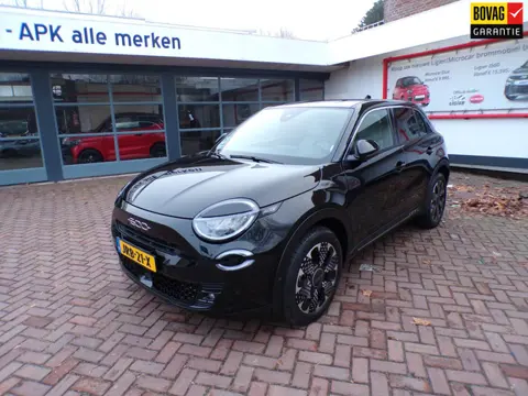 Fiat 600 1.2 Hybrid La Prima Automaat 18"LMV/Navi./Apple Car Play/Android/Lederen bekleding/Climate 