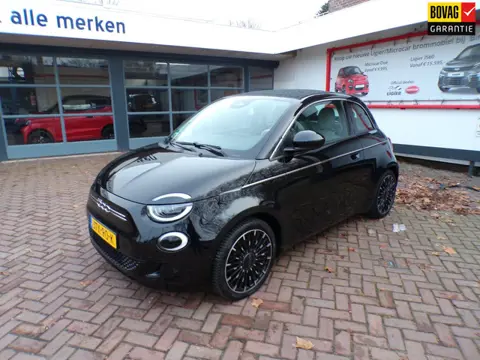 Fiat 500e - C La Prima 42 kWh Cabrio Navi./Apple Car Play Android/Lederen bekl./17"LMV/Parkeersensor