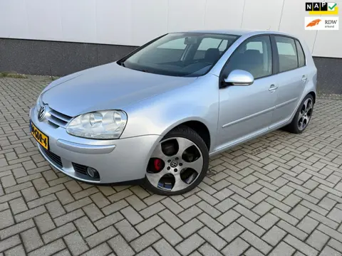 Volkswagen Golf 1.6 FSI Trendline
