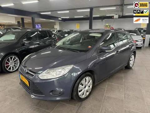 Ford Focus 1.0 EcoBoost EXPORT&HANDEL 5-deurs airco elektrische pakket 102dzkm nap dealer onderhoude
