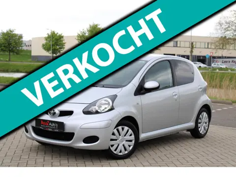Toyota Aygo 1.0-12V Now l Airco l Navigatie l APK 03-2023