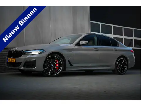 BMW 5 Serie 545e xDrive 395 pk Business Edition Plus M-Sportpakket /BTW-Auto/ 1e Eigenaar/ Dealer.On