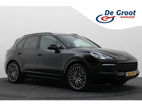 Porsche Cayenne 3.0 E-Hybrid Platinum Edition Sport Chrono Plus, Panoramadak, Luchtvering, Trekhaak,