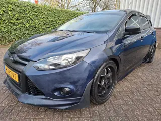 Ford Focus 1.0 EcoBoost AIRCO/NAVI/PDC.A 100PK (bj 2013)