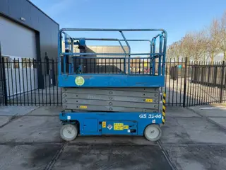 Genie 3246 Schaar hoogwerker 12 meter (bj 2014)