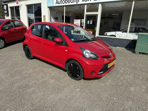 Toyota Aygo 1.0 VVT-i Dynamic Orange Airco, 5drs (bj 2013)