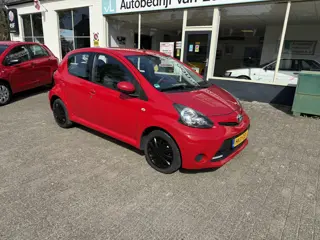 Toyota Aygo 1.0 VVT-i Dynamic Orange Airco, 5drs (bj 2013)