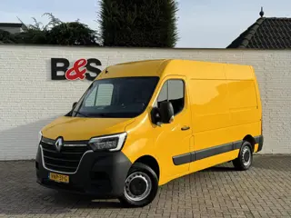 Renault Master T35 2.3 dCi 135 L2H2 Comfort Airco Cruise control Apple / Android Navigatie Laadruimt